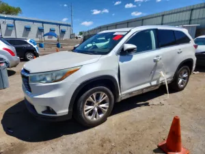 Toyota Highlander 3.5L 6 2015