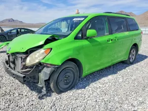 Toyota Sienna 3.5L 6 2014