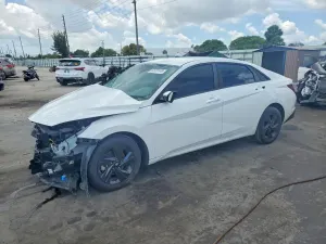Hyundai Elantra 2.0L 4 2023