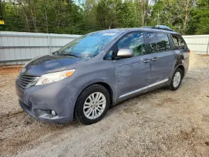 Toyota Sienna 3.5L 6 2014