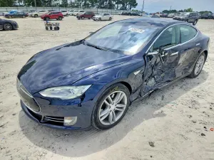 Tesla Model S 2014