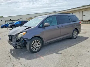 Toyota Sienna 3.5L 6 2013