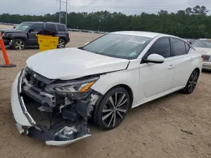 Nissan Altima 2.5L 4 2021