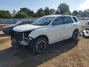 Nissan Pathfinder 3.5L 6 2024
