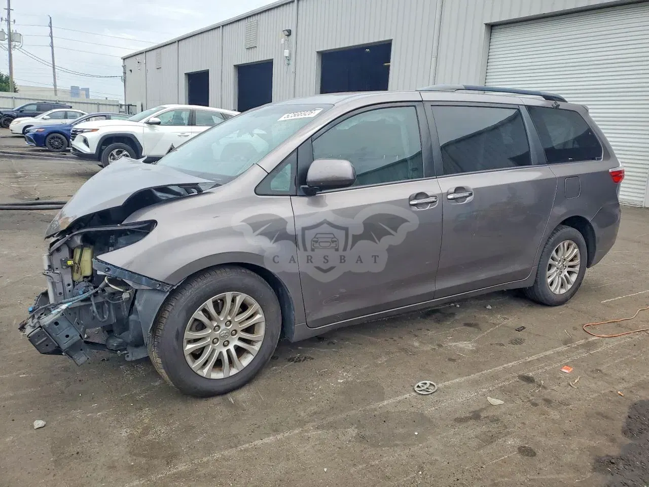 Toyota Sienna 3.5L 6 2015