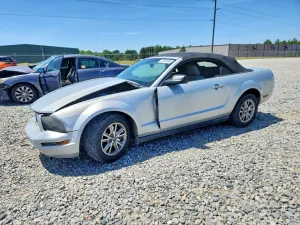 Ford Mustang 4.0L 6 2005