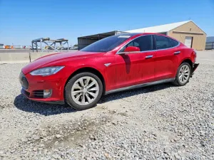 Tesla Model S 2013