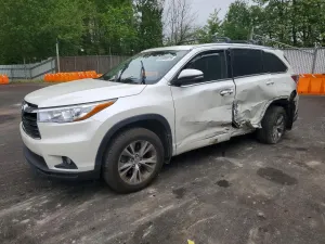 Toyota Highlander 3.5L 6 2015