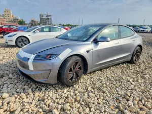 Tesla Model 3 2025