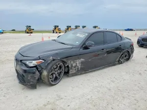 Alfa Romeo Giulia 2.0L 4 2018