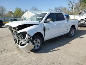 RAM 1500 SLT 5.7L 8 2019
