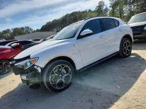 Alfa Romeo Stelvio 2.0L 4 2023