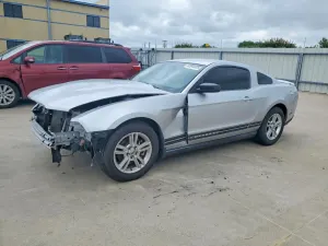 Ford Mustang 3.7L 6 2011