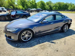 Tesla Model S 2015