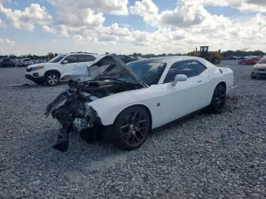 Dodge Challenger 6.4L 8 2016