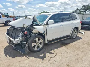 Toyota Highlander 3.5L 6 2013