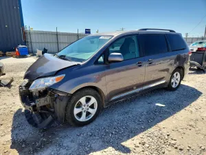 Toyota Sienna 3.5L 6 2011