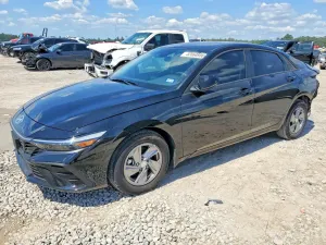 Hyundai Elantra 2.0L 4 2025