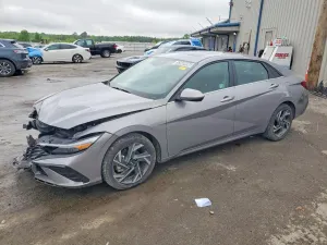 Hyundai Elantra 2.0L 4 2025