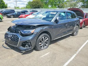 Audi Q5 2.0L 4 2022