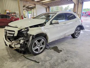 Mercedes-Benz GLA 2.0L 4 2015