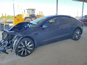 Tesla Model 3 2025