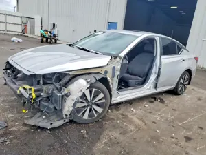 Nissan Altima 2.5L 4 2021
