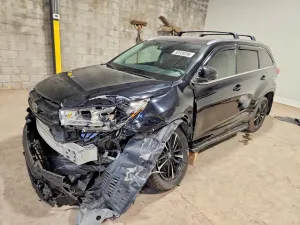 Toyota Highlander 3.5L 6 2017