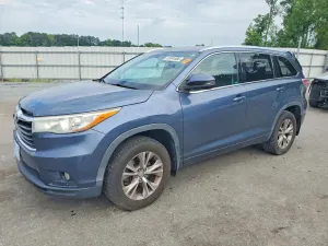Toyota Highlander 3.5L 6 2015