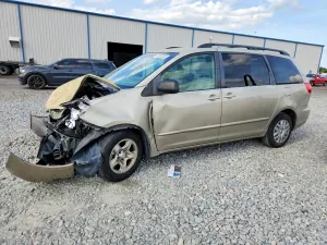 Toyota Sienna 3.5L 6 2010