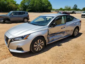Nissan Altima 2.5L 4 2020