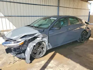 Hyundai Elantra 2.0L 4 2026