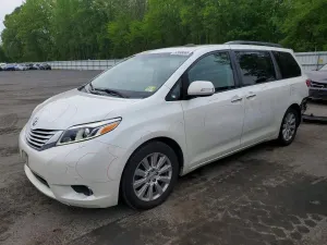 Toyota Sienna 3.5L 6 2015