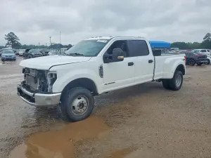 Ford F-350 6.7L 8 2022