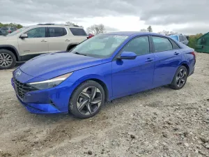 Hyundai Elantra 2.0L 4 2023