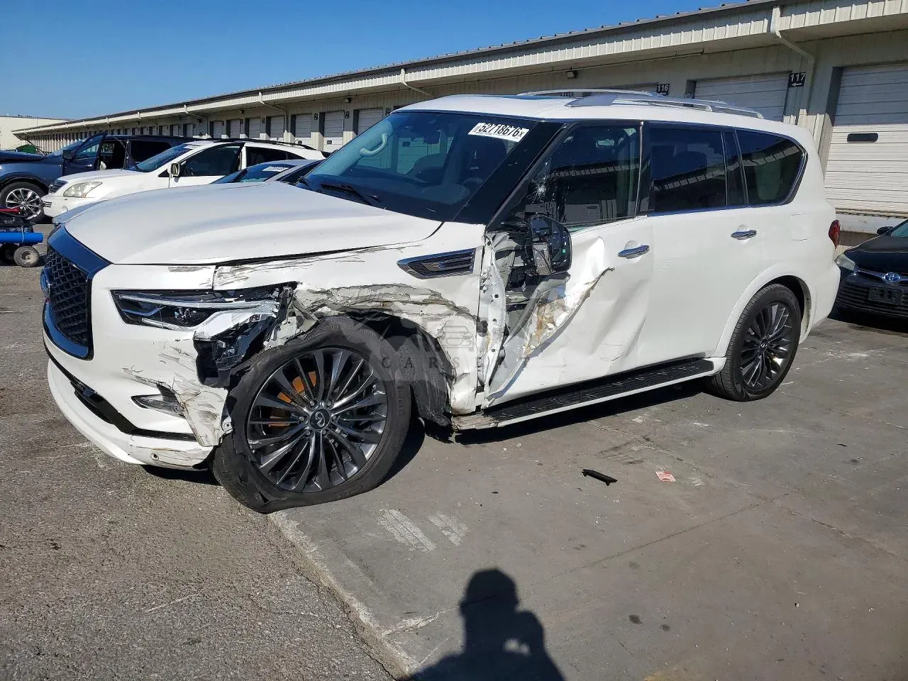 Infiniti QX80 5.6L 8 2021