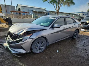 Hyundai Elantra 2.0L 4 2022