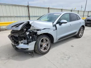 Porsche Macan 2.0L 4 2021