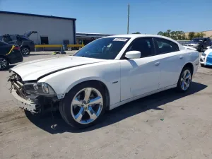 Dodge Charger 5.7L 8 2013