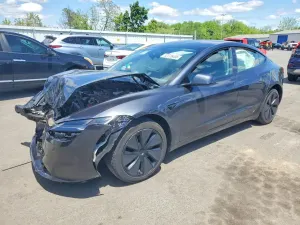 Tesla Model 3 2025