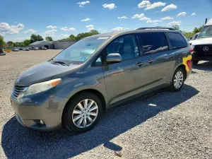 Toyota Sienna 3.5L 6 2012