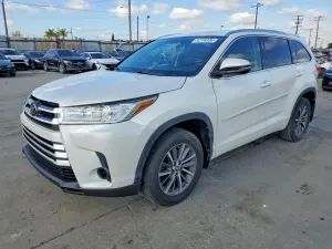 Toyota Highlander 3.5L 6 2017