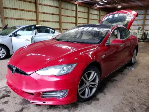 Tesla Model S 2014