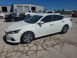 Nissan Altima 2.5L 4 2020