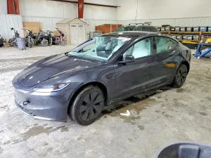 Tesla Model 3 2024