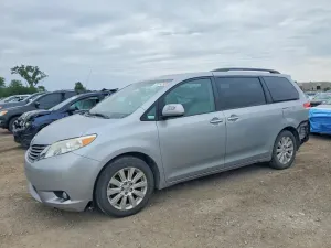 Toyota Sienna 3.5L 6 2014
