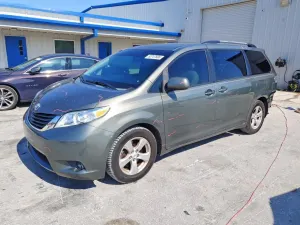 Toyota Sienna 3.5L 6 2011