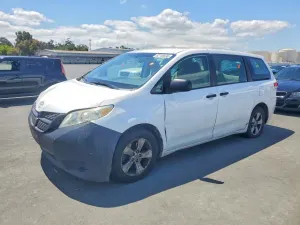 Toyota Sienna 3.5L 6 2013