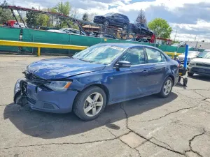 Volkswagen Jetta 2.0L 4 2013