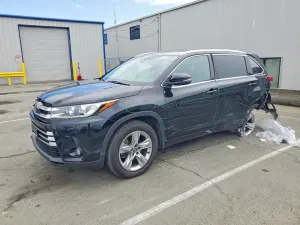 Toyota Highlander 3.5L 6 2017